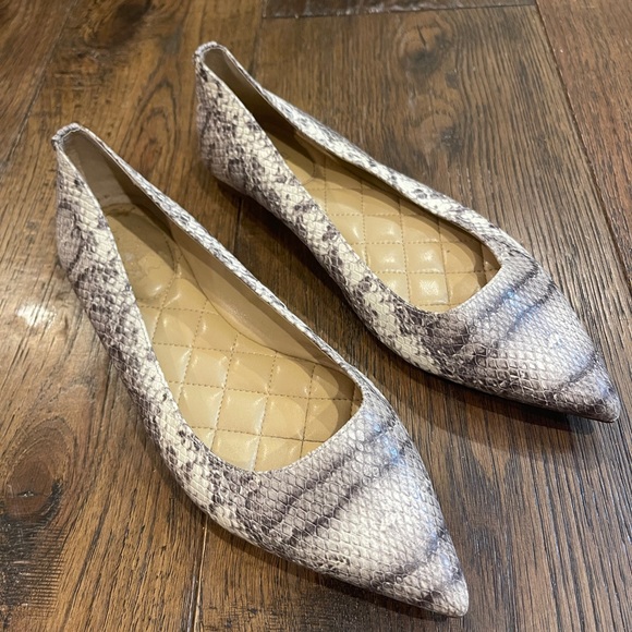 Michael Kors Shoes - Michael Kors Snakeskin pointed toe ballet flats w cushion quilted lining.
